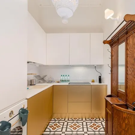 Appartamento Estery Colourful Luxury