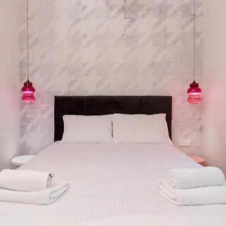 Estery Colourful Luxury Apartman *