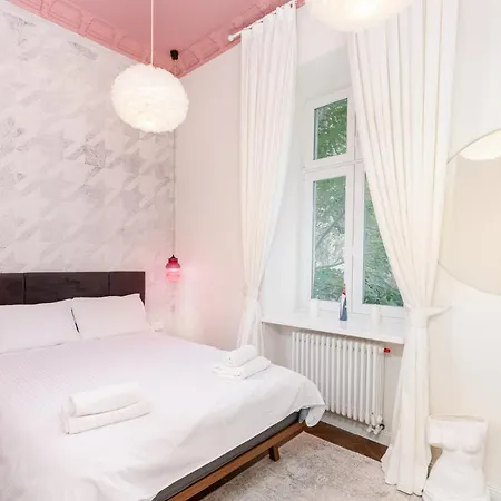 Apartment Estery Colourful Luxury